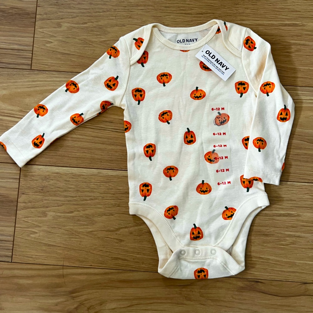 NWT 🎃 Old Navy Pumpkin 🎃 Onesie